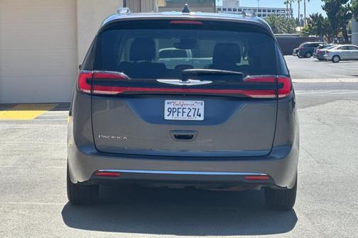 2022 Chrysler Pacifica Touring-L