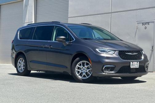 2022 Chrysler Pacifica Touring-L