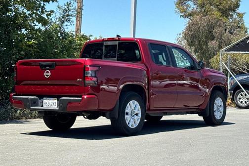 2022 Nissan Frontier SV