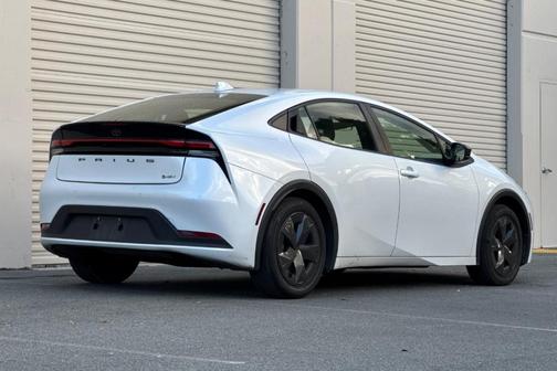 2023 Toyota Prius LE