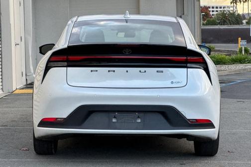 2023 Toyota Prius LE