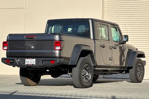2024 Jeep Gladiator Sport