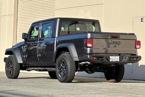 2024 Jeep Gladiator Sport