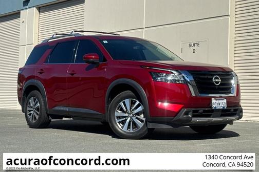 2023 Nissan Pathfinder SL