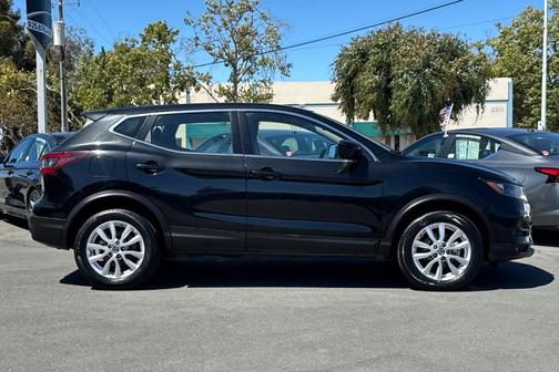 2022 Nissan Rogue Sport S