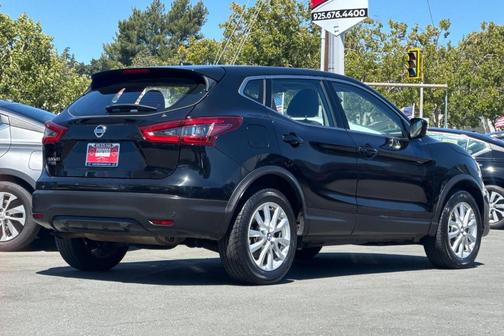 2022 Nissan Rogue Sport S