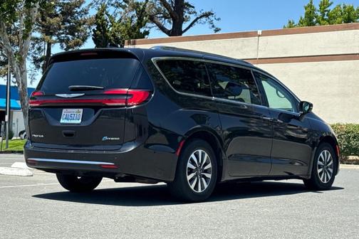 2021 Chrysler Pacifica Hybrid Touring L