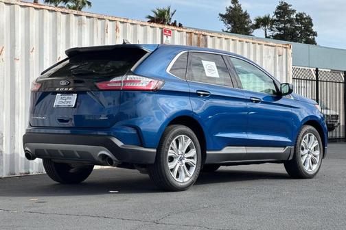 2022 Ford Edge Titanium