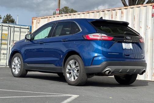 2022 Ford Edge Titanium