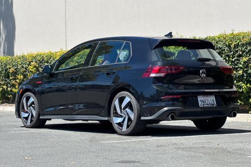 Mythos Black Metallic 2024 Volkswagen Golf GTI 2.0T S