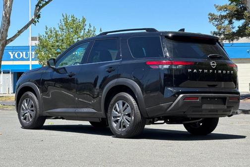 Black 2026 Nissan Pathfinder SV