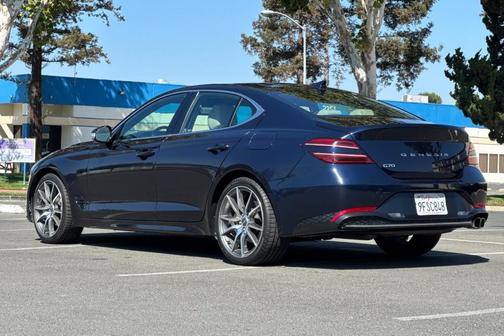 2023 Genesis G70 2.0T