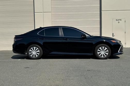 2023 Toyota Camry Hybrid LE
