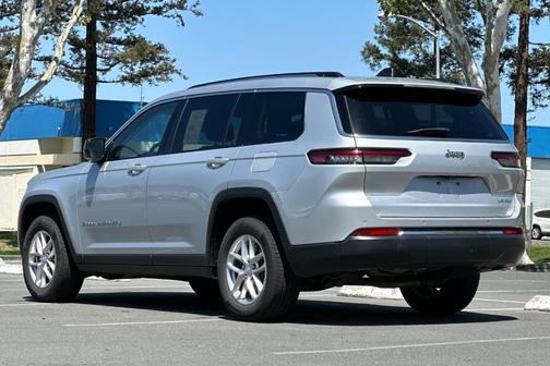 2023 Jeep Grand Cherokee L Laredo