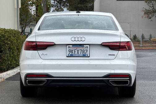 2024 Audi A4 45 S line quattro Premium