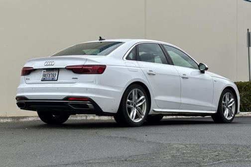 2024 Audi A4 45 S line quattro Premium