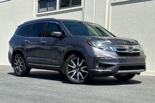 2022 Honda Pilot Touring 8-Passenger