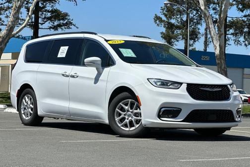 2022 Chrysler Pacifica Touring-L