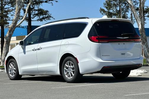 2022 Chrysler Pacifica Touring-L