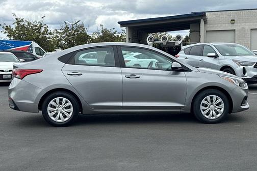 2021 Hyundai Accent SE