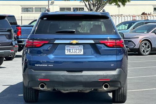 2022 Chevrolet Traverse LT Leather