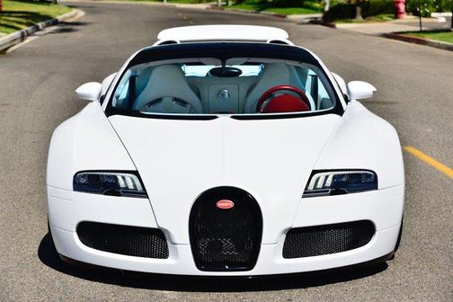 Photo 3 of 32 of 2011 Bugatti Veyron 16.4 Grand Sport