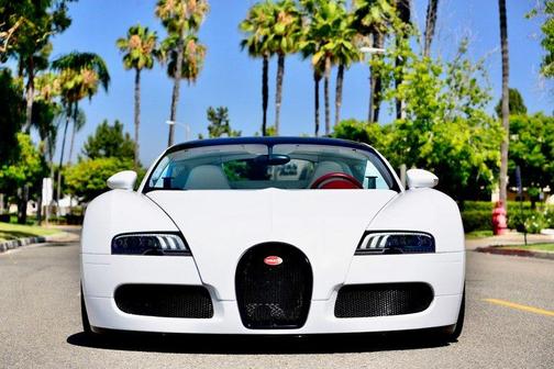 Photo 2 of 32 of 2011 Bugatti Veyron 16.4 Grand Sport