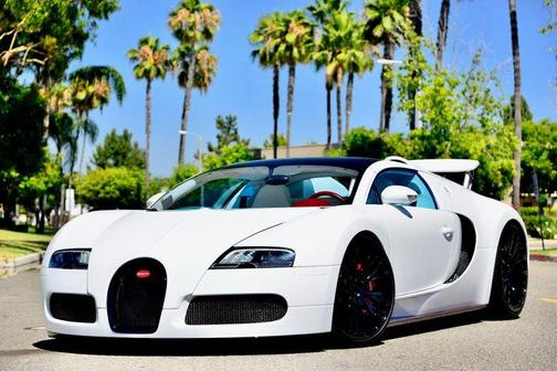 Photo 4 of 32 of 2011 Bugatti Veyron 16.4 Grand Sport