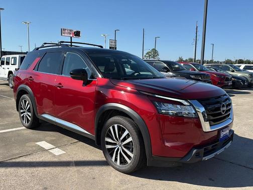 2023 Nissan Pathfinder Platinum
