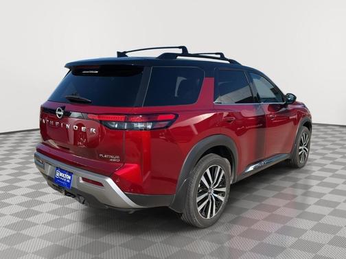 2023 Nissan Pathfinder Platinum