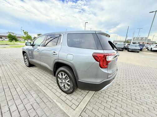 2022 GMC Acadia SLE