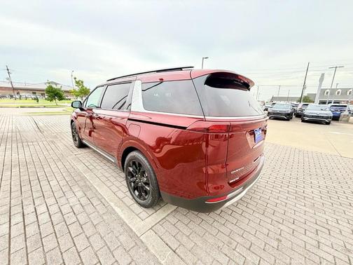 2024 Kia Carnival SX