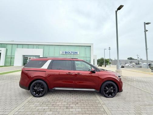 2024 Kia Carnival SX