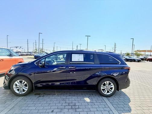 2021 Toyota Sienna Limited