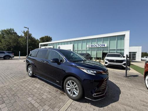 2021 Toyota Sienna Limited