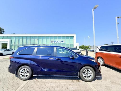 2021 Toyota Sienna Limited