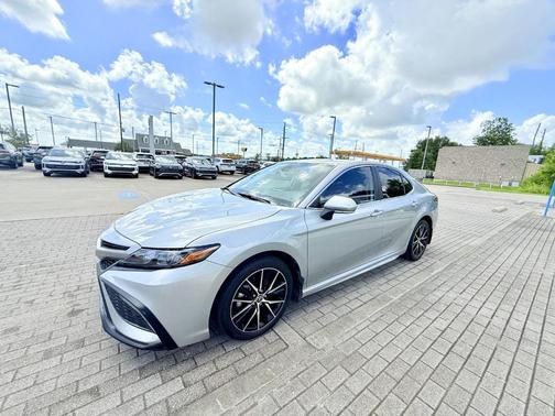 2022 Toyota Camry SE