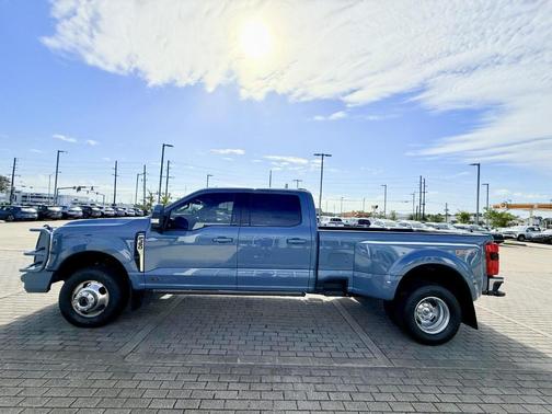 2023 Ford F-350 Lariat Super Duty