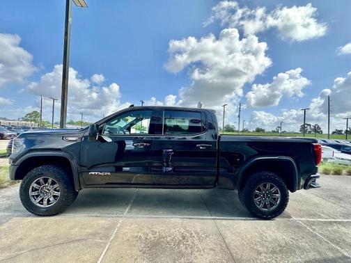 2024 GMC Sierra 1500 AT4X