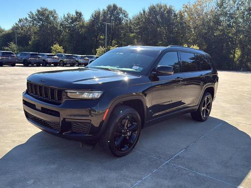 2023 Jeep Grand Cherokee L Laredo