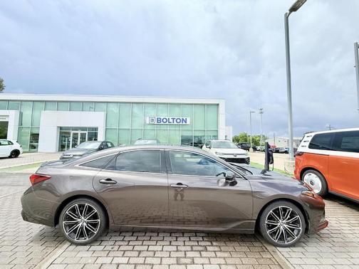 2019 Toyota Avalon XSE