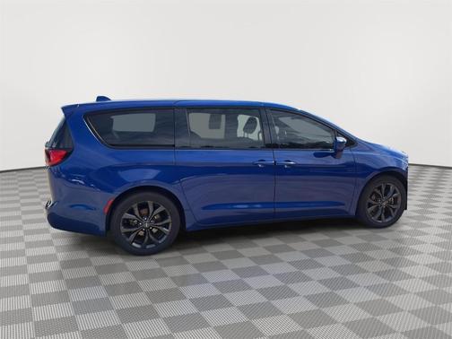 Ocean Blue Metallic 2019 Chrysler Pacifica Touring Plus