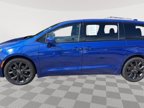 Ocean Blue Metallic 2019 Chrysler Pacifica Touring Plus