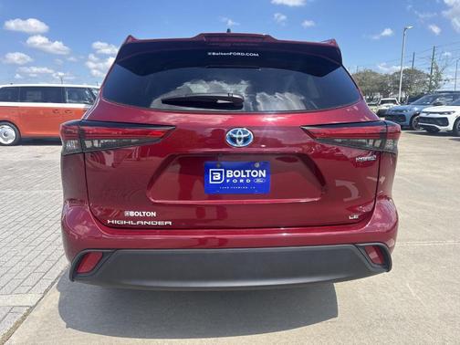 2023 Toyota Highlander Hybrid LE