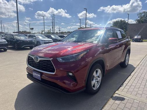 2023 Toyota Highlander Hybrid LE