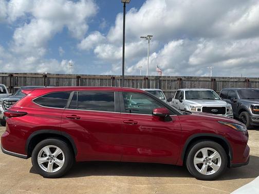 2023 Toyota Highlander Hybrid LE