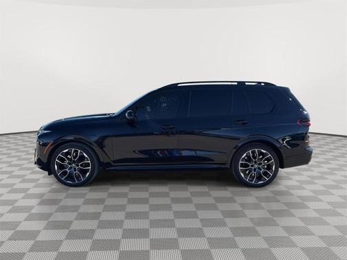 2025 BMW X7 M60i