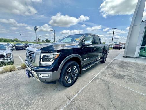 2023 Nissan Titan Platinum Reserve