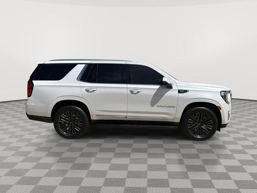 White Frost Tri-Coat 2023 GMC Yukon SLT