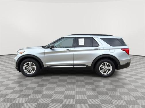 Iconic Silver Metallic 2020 Ford Explorer XLT